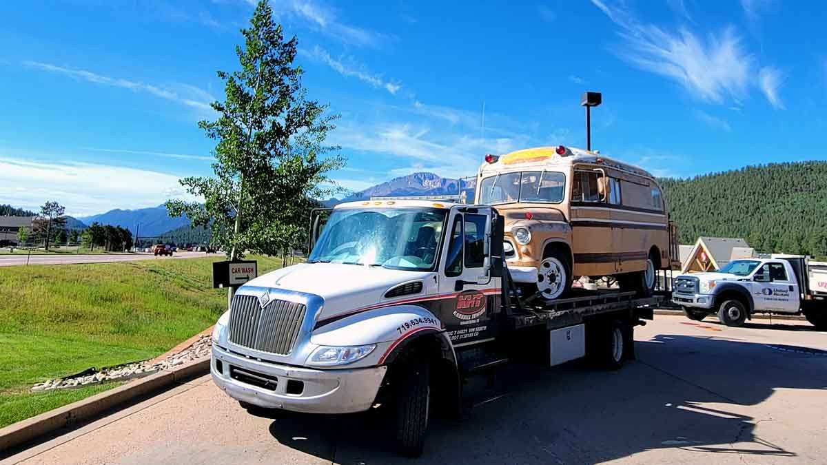 Towing Services | Knob Hill Towing